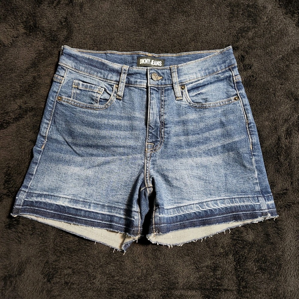 DKNY JEANS Women's Lafayette Denim Mid Rise Jean Shorts Size 4/27 Raw Hem